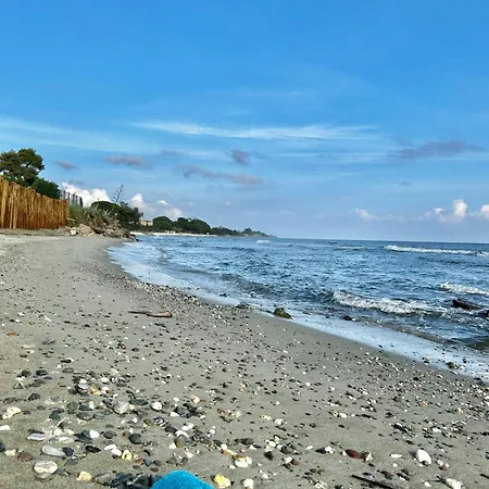 Les Pieds Dans L'eau Santa-Lucia-di-Moriani